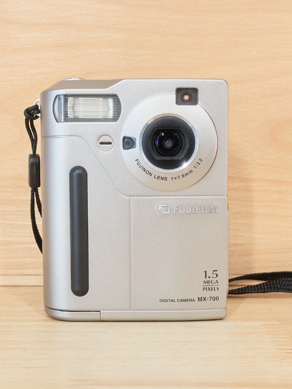 Fujifilm MX-700 Digital Camera 1.5MP Vintage Made in Japan Tested Working